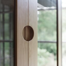 Ercol Bosco Display Cabinet - thumbnail 4