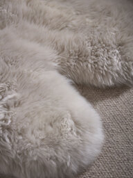 Sumptuous Sheepskin Quad Rug - Natural - thumbnail 2