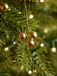 Golden Berry Garland - thumbnail 3
