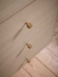 Oak Diamond Chest Of Drawers - thumbnail 3