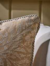 Acorn Wood Cushion - Yellow - thumbnail 4