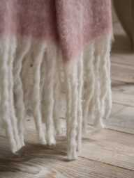 Cosy Doze Throw - Blush - thumbnail 4