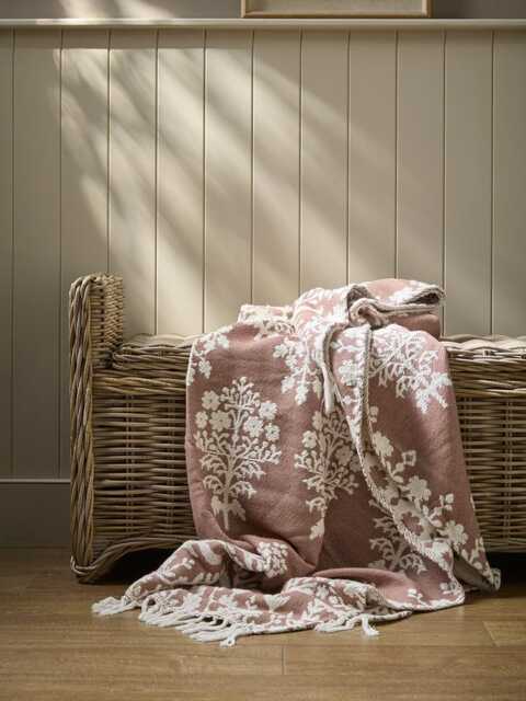 Heritage Pink Tasselled Throw - image 1