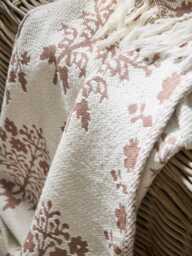 Heritage Pink Tasselled Throw - thumbnail 5