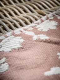 Heritage Pink Tasselled Throw - thumbnail 4