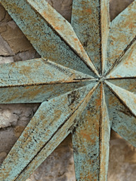 Outdoor Distressed Compass - thumbnail 2