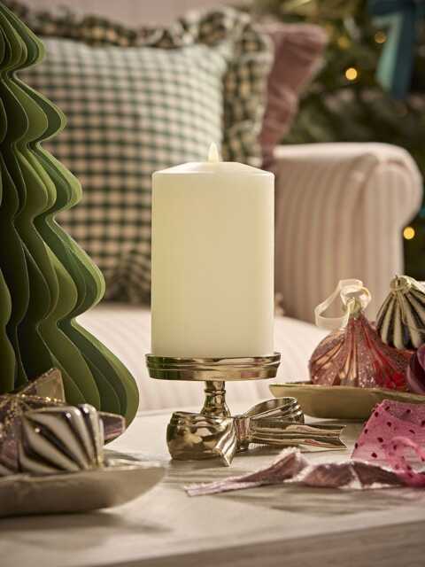 Bow Pillar Candle Holder - image 1