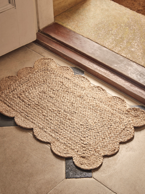 Scalloped Jute Doormat - image 1