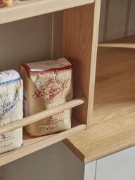 Hanne Larder Cabinet - Oak - thumbnail 3