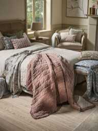 Ruffle Quilted Velvet Bedspread - Vintage Rose - thumbnail 3