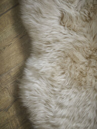 Sumptuous Sheepskin Single Rug - Natural - thumbnail 2