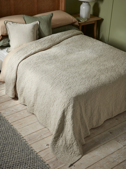 Astrid Bedspread - Chalk - image 1