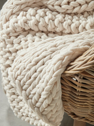 Chunky Knit Throw - thumbnail 2