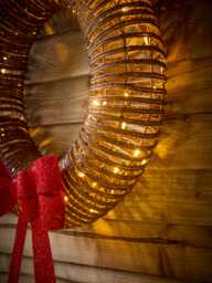 Red Bow Faux Wicker Wreath - Large - thumbnail 4