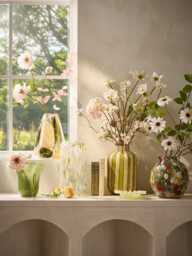 Petal Olive Glass Vase - thumbnail 4