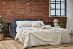 Streatham Scatter Back 3.5 Seater Sofa Bed cream - thumbnail 3