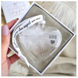 Amaya Rose Ltd In Memory of WIFE Feather Heart Bauble Gift Boxed in Clear - thumbnail 1