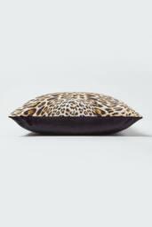 Homescapes Leopard Print Velvet Cushion 46 x 46 cm in Gold - thumbnail 4