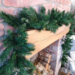 Samuel Alexander 2.7m (9ft) Plain Green Kateson Fir Christmas Garland with 180 Tips - thumbnail 1