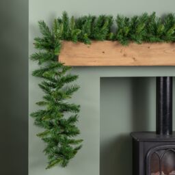 Samuel Alexander 2.7m (9ft) Plain Green Kateson Fir Christmas Garland with 180 Tips - thumbnail 5