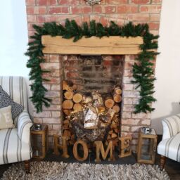 Samuel Alexander 2.7m (9ft) Plain Green Kateson Fir Christmas Garland with 180 Tips - thumbnail 2