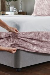 Catherine Lansfield 'Crushed Velvet' Divan Base Wrap in Pink - Size: Double - thumbnail 3
