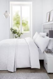 Serene 'Gianna' Microfibre Pinsonic 3D Damask Design Duvet Cover Set in White - Size: Double - thumbnail 3