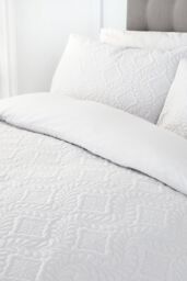 Serene 'Gianna' Microfibre Pinsonic 3D Damask Design Duvet Cover Set in White - Size: Double - thumbnail 1