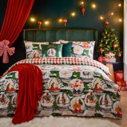 Furn Showtime Festive Duvet Set in Green - Size: King - thumbnail 1