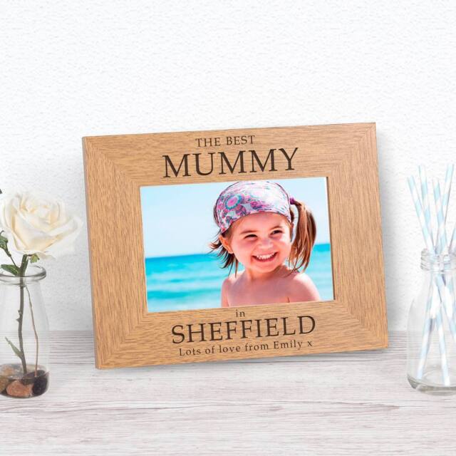 Uniqueful Personalised THE BEST Wood Picture Frame 6 x 4 Mothers Day Mum in Brown - Size: 1 Pack - image 1