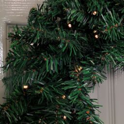 Samuel Alexander 60cm Pre Lit Plain Green Christmas Wreath with Warm White LEDs & 160 Tips - thumbnail 4