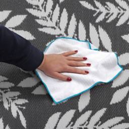 JVL The Gardener Small Leaf Decorative Outdoor Rug 150x210cm in Grey - Size: 150 cm x 210 cm - thumbnail 3