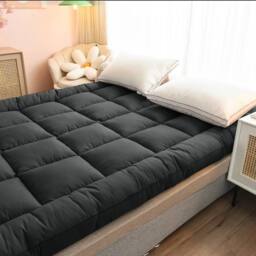 PAWNORA Black 4ft6 Double Mattress Topper - thumbnail 2