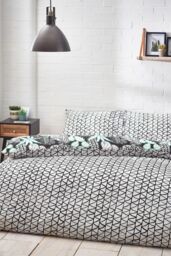 Furn Arizona Printed Reversible Duvet Cover Set in Black - Size: Double - thumbnail 2