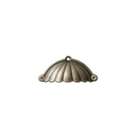 Melody Maison Antique Brass Scalloped Cup Pull Handle in Gold - thumbnail 1