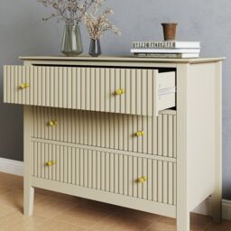 Melody Maison Wide 3 Drawer Chest Of Drawers & Pair Of Large Bedside Tables - Hales Taupe Range in Beige - thumbnail 6