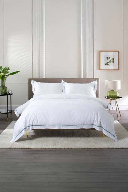 The Lyndon Company Boutique Hotel Hampstead 200 Thread Count Cotton Duvet Cover Set in Green - Size: Double - image 1