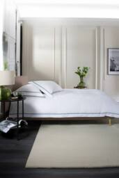 The Lyndon Company Boutique Hotel Hampstead 200 Thread Count Cotton Duvet Cover Set in Green - Size: Double - thumbnail 2