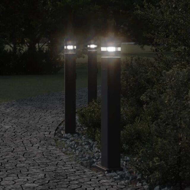 Berkfield Home Outdoor Floor Lamp with Outlet Black 80 cm Aluminium - image 1