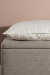 Soak&Sleep Soft As Down with Silk Pillows in White - thumbnail 3