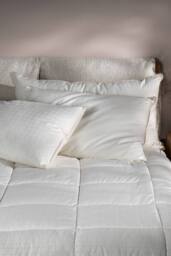 Soak&Sleep Soft As Down with Silk Pillows in White - thumbnail 2