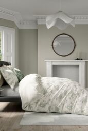 V & A 'Garden Of Love' Cotton Duvet Cover Set in Green - Size: Double - thumbnail 1