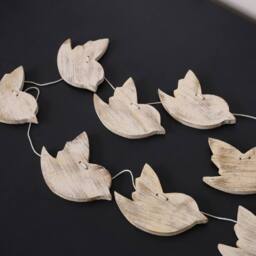 Melody Maison Distressed Wooden Bird Garland - 142cm (1.42m / 55.9') in Off-White - thumbnail 4