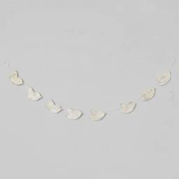Melody Maison Distressed Wooden Bird Garland - 142cm (1.42m / 55.9') in Off-White - thumbnail 1