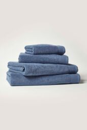 Homescapes Combed Egyptian Cotton Towel 700 GSM in Blue