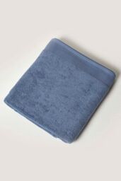 Homescapes Combed Egyptian Cotton Towel 700 GSM in Blue - thumbnail 4