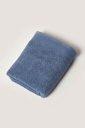 Homescapes Combed Egyptian Cotton Towel 700 GSM in Blue - thumbnail 2