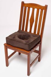 Homescapes Faux Suede Coccyx Cushion with Ties in Brown - Size: 40 cm x 40 cm - thumbnail 6