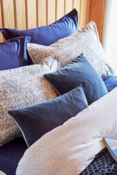 CHRISTY Luxury Filled Velvet 'Jaipur' Square Cushions in Dark Navy - Size: 45 cm x 45 cm - thumbnail 3