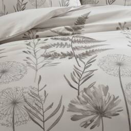 Snug City Dandelion Floral Botanical Bedding Duvet Cover & Pillowcase Set in White - Size: Single - thumbnail 2